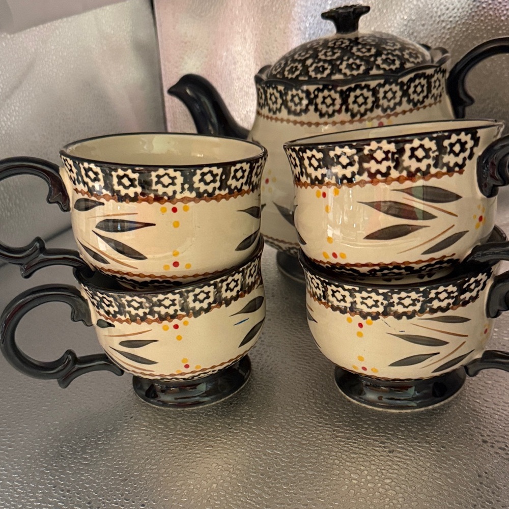 Vintage Temptations Hand Painted Tea Pot and Cups - Picture 7 of 16